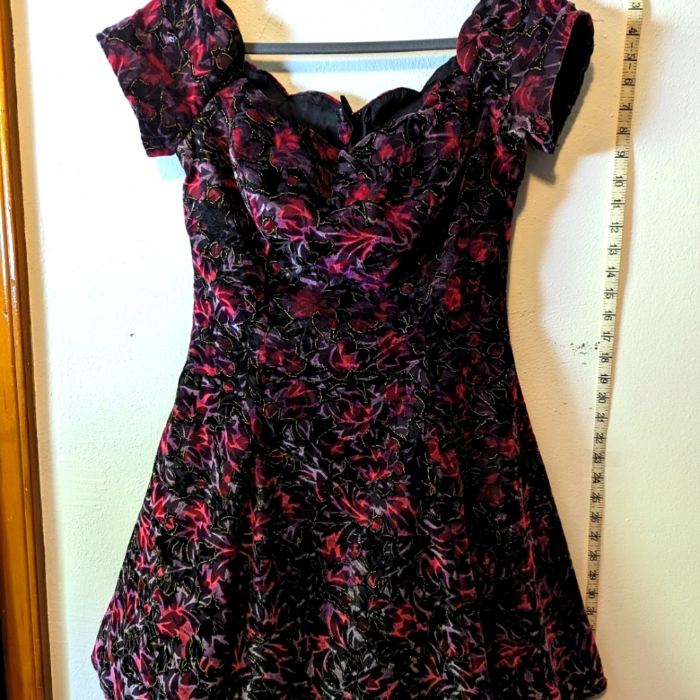 Dress, vintage, cocktail dress by Roberta size 9/10 black and burgundy